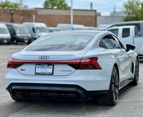 Suzuka Gray Metallic 2022 Audi RS e-tron GT quattro