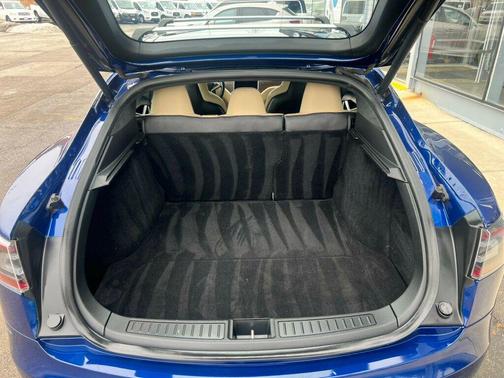 2016 Tesla Model S 90D