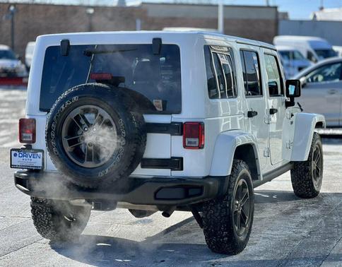Bright White Clearcoat 2016 Jeep Wrangler Unlimited Sahara