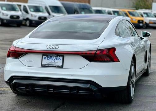 Ibis White 2022 Audi e-tron GT Premium Plus