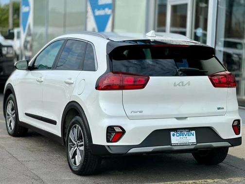 2022 Kia Niro LXS