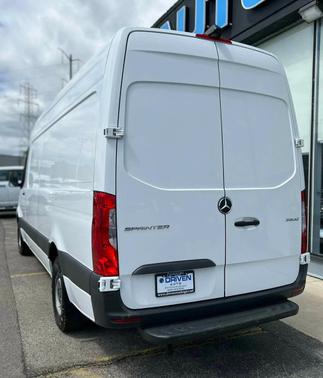 Arctic White 2021 Mercedes-Benz Sprinter 2500 Standard Roof