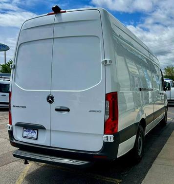 Arctic White 2021 Mercedes-Benz Sprinter 2500 Standard Roof