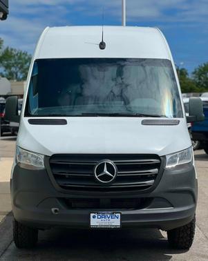Arctic White 2021 Mercedes-Benz Sprinter 2500 Standard Roof