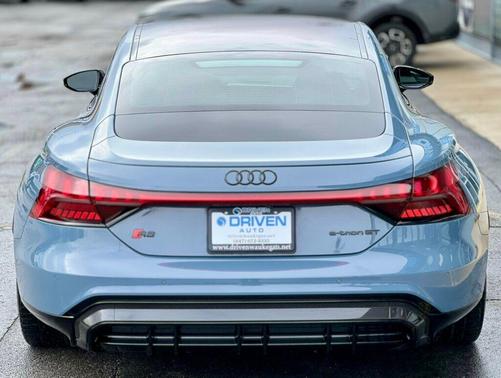 2022 Audi RS e-tron GT quattro