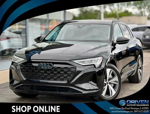 Mythos Black Metallic 2024 Audi Q8 e-tron Premium