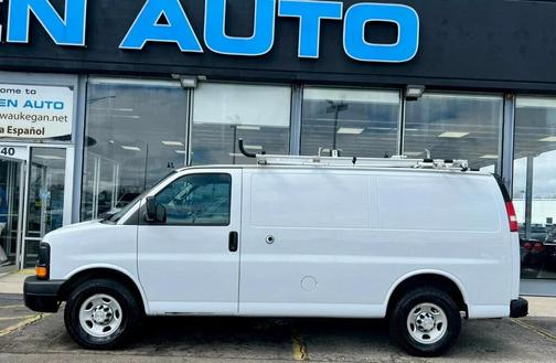 WHITE 2015 Chevrolet Express 2500 Work Van