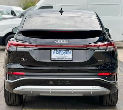 Mythos Black Metallic 2023 Audi Q4 e-tron Sportback Prestige 50 quattro