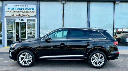 Mythos Black Metallic 2022 Audi Q7 45 Premium