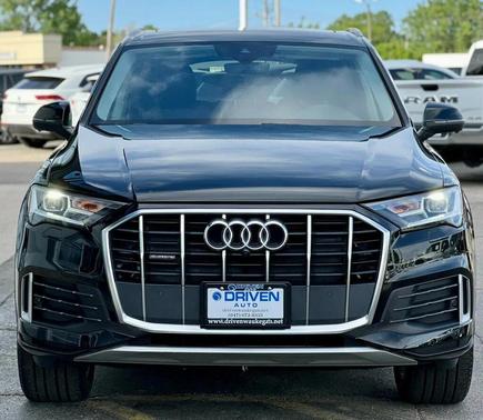 Mythos Black Metallic 2022 Audi Q7 45 Premium