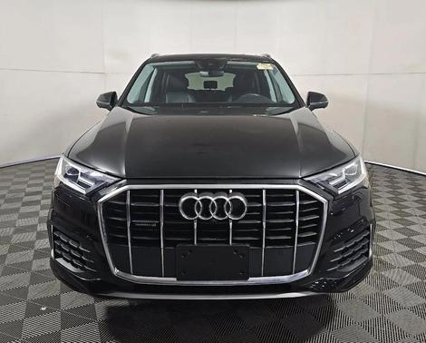 Mythos Black Metallic 2022 Audi Q7 45 Premium