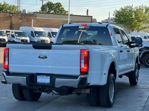 Oxford White 2023 Ford F-350 SUPER DUTY