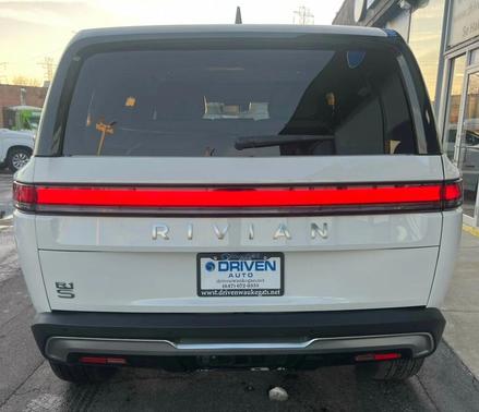 2025 Rivian R1S ADVENTURE