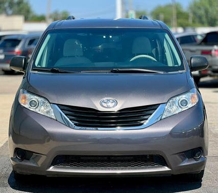 2012 Toyota Sienna LE