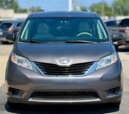 2012 Toyota Sienna LE