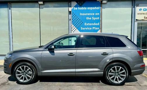 Graphite Gray Metallic 2017 Audi Q7 3.0T Premium