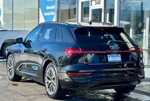 2024 Audi Q8 e-tron Prestige