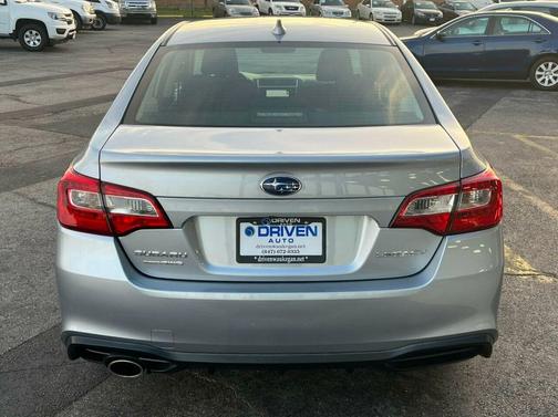 Photo 5 of 32 of 2018 Subaru Legacy 2.5i Premium