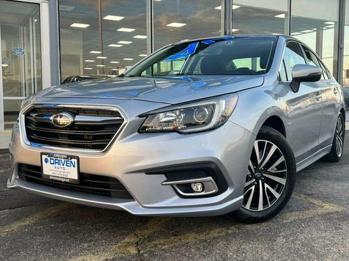 Photo 1 of 32 of 2018 Subaru Legacy 2.5i Premium
