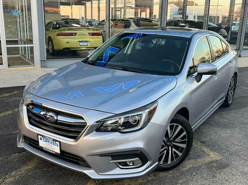 Photo 2 of 32 of 2018 Subaru Legacy 2.5i Premium