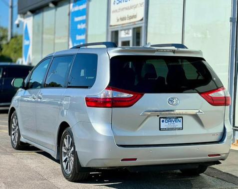2019 Toyota Sienna Limited Premium