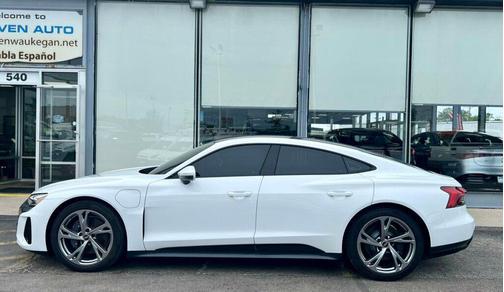 Ibis White 2022 Audi e-tron GT Premium Plus