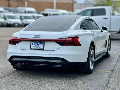 Ibis White 2022 Audi e-tron GT Premium Plus