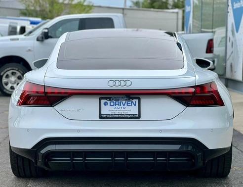 Ibis White 2022 Audi e-tron GT Premium Plus