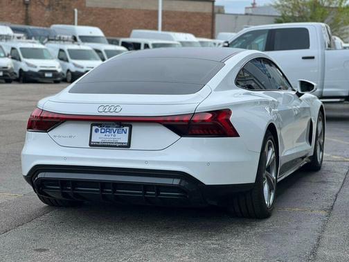 Ibis White 2022 Audi e-tron GT Premium Plus