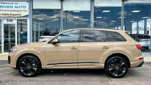 Sakhir Gold Metallic 2025 Audi Q7 55 Premium Plus