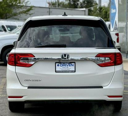 White Diamond Pearl 2018 Honda Odyssey EX-L