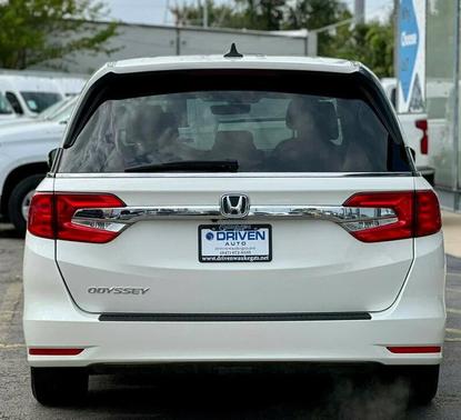 White Diamond Pearl 2018 Honda Odyssey EX-L