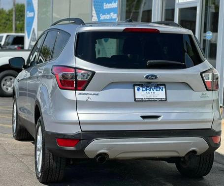 Ingot Silver Metallic 2017 Ford Escape SE