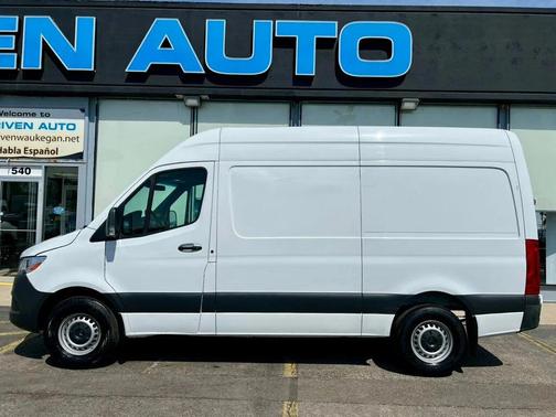 Arctic White 2022 Mercedes-Benz Sprinter 2500 Standard Roof
