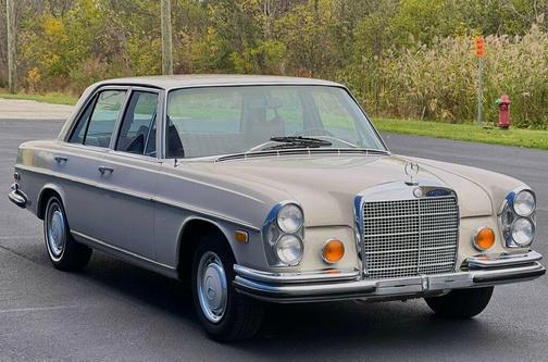 1971 Mercedes-Benz 280SE Base