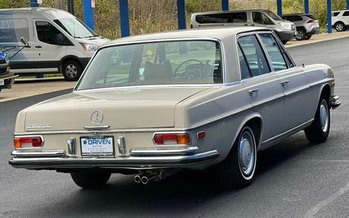 1971 Mercedes-Benz 280SE Base
