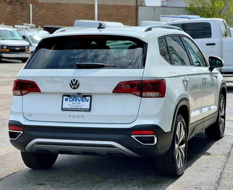 Pure White 2024 Volkswagen Taos SE FWD