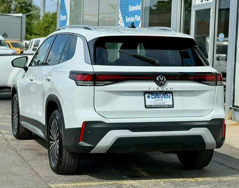 Pure White 2025 Volkswagen Tiguan 2.0T S
