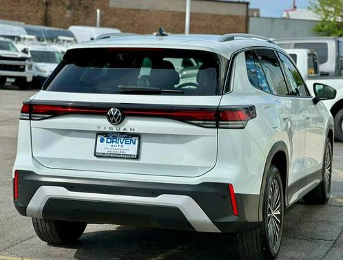 Pure White 2025 Volkswagen Tiguan 2.0T S