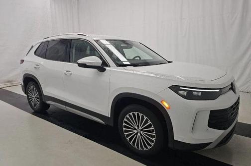Pure White 2025 Volkswagen Tiguan 2.0T S