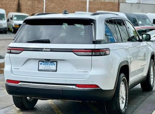 2022 Jeep Grand Cherokee Laredo