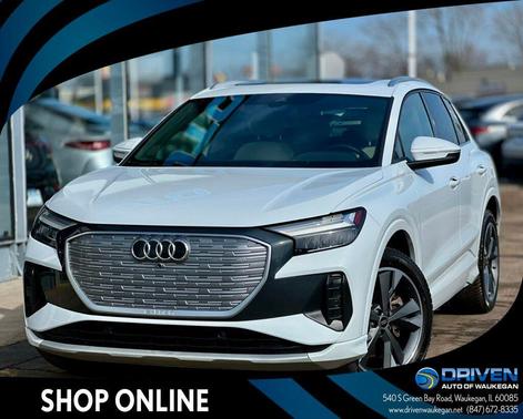Glacier White Metallic 2022 Audi e-tron Premium