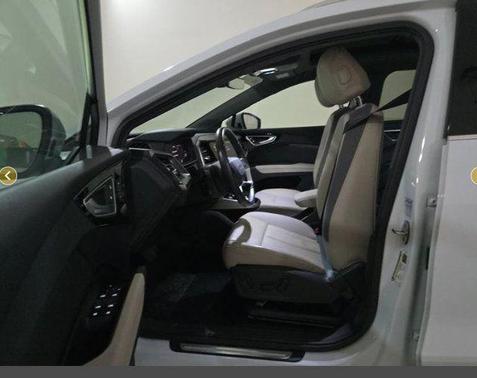 2022 Audi e-tron Premium