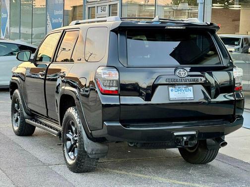 Midnight Black Metallic 2016 Toyota 4Runner SR5 Premium