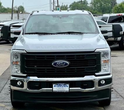 Oxford White 2024 Ford F-350 SUPER DUTY
