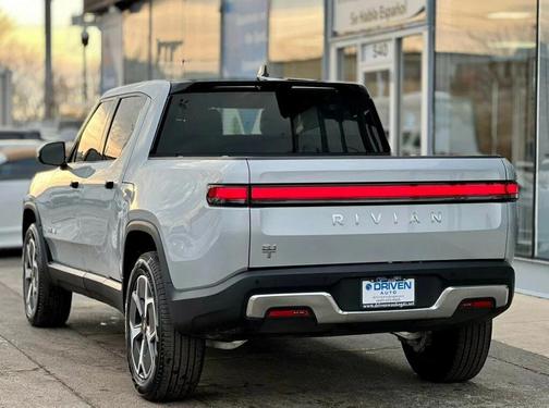 2024 Rivian R1T ADVENTURE