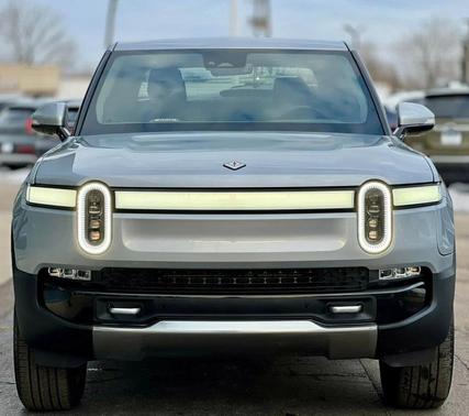 2024 Rivian R1T ADVENTURE