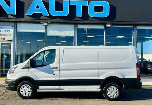 Oxford White 2024 Ford Transit-250 Base