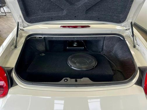 Whisper White 2002 Ford Thunderbird Base