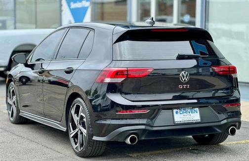 Deep Black Pearl 2024 Volkswagen Golf GTI 1.4T TSI